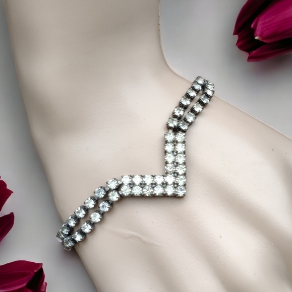 Vintage Jewelry - Vintage prong set rhinestone bracelet